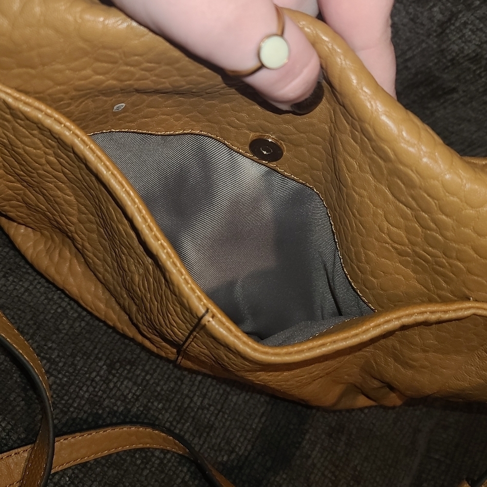 Vince Camuto | VV-Zani-LCB Dark Wheat Crossbody Purse - Picture 6 of 8